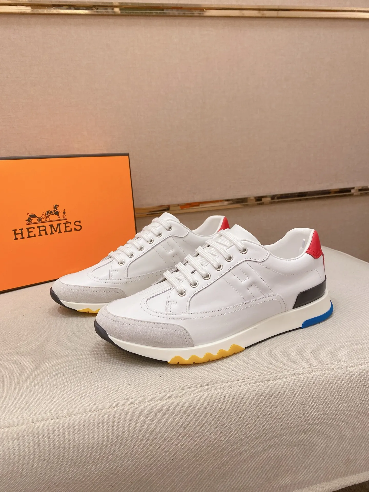 Ex-factory price: 500💰《HERMES》【Classic original single version】Hermès; top 🔝purchasing agent🔍🔍men's latest 🇺🇸sold simultaneously, original imported from Italy ▲▲first-layer cowhide ▲▲ (high-end, nobility and class) ) Exquisite workmanship (Italian 🇮🇹 imported water-dyed 🐂 cowhide lining) sole: original sole provided by the original factory, ⚠️exclusive double-layer activity·TPR·rubber·combined molded outsole; super comfortable·wear-resistant·non-slip·environmental protection The real thing is more beautiful when photographed in kind (high quality, following orders), you can come in and out at will * Number of yards: 38·39·40·41·42·43·44# (can be customized 45.)